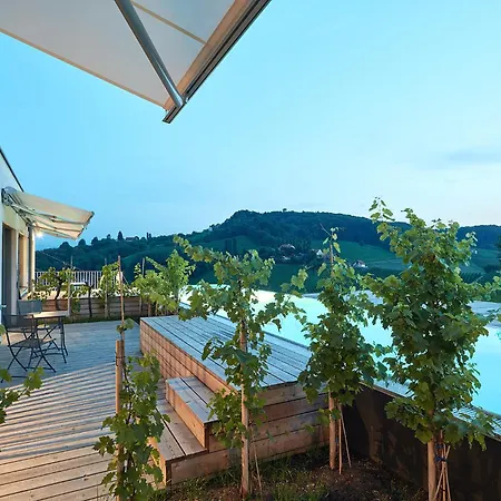 Aparthotel Relax An Der Lage Hochgrassnitzberg Spielfeld